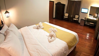 Plaza Suite